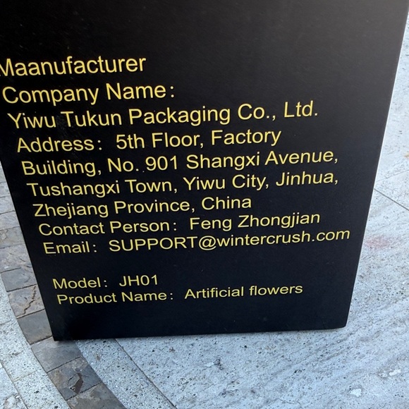 Red Glass Dome with Roses - Picture 6 of 6